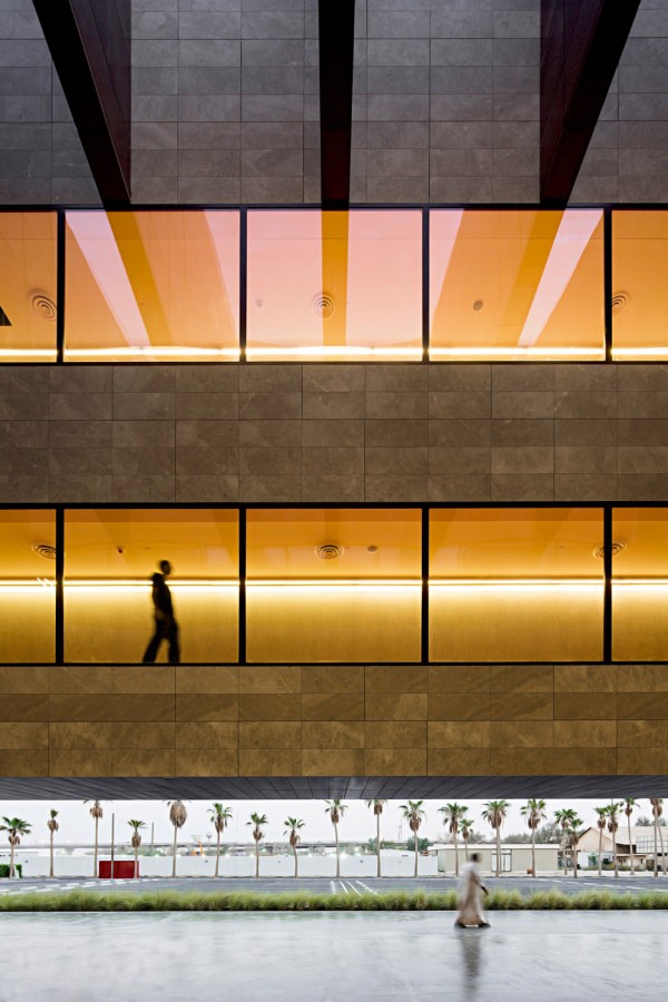 Cardiac centre in Kuwait by AGi Architects is designed with an atrium to represent the building's heart