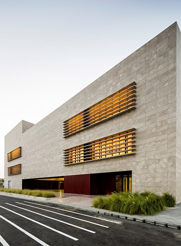 Cardiac centre in Kuwait by AGi Architects is designed with an atrium to represent the building's heart