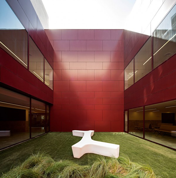Cardiac centre in Kuwait by AGi Architects is designed with an atrium to represent the building's heart