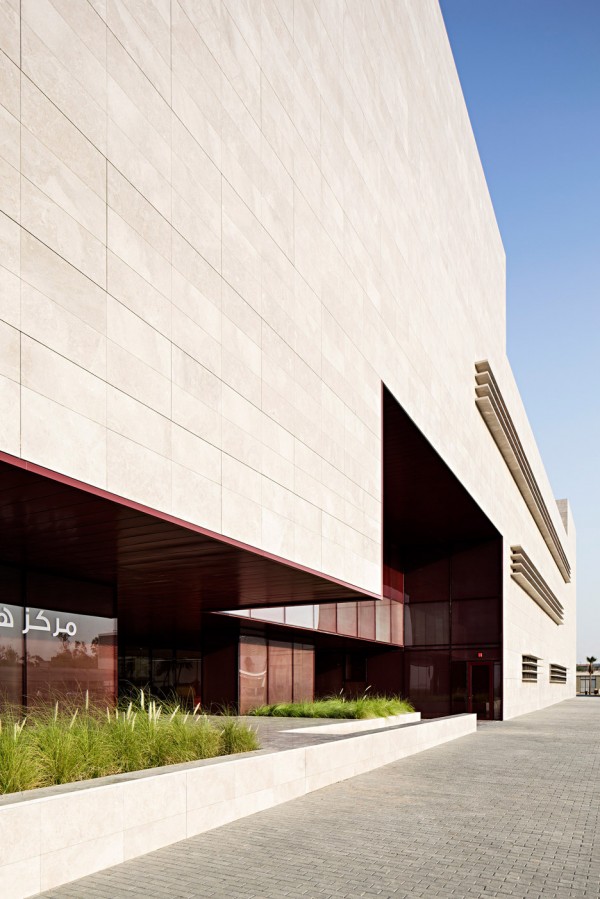 Cardiac centre in Kuwait by AGi Architects is designed with an atrium to represent the building's heart