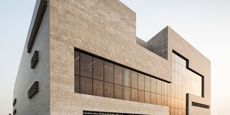Cardiac centre in Kuwait by AGi Architects is designed with an atrium to represent the building's heart
