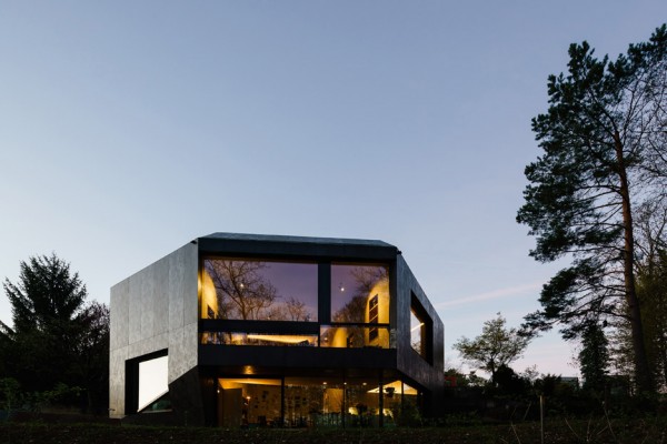 Casa Forest by Daluz Gonzalez Architekten
