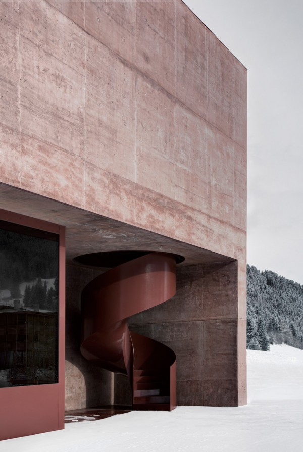 Feuerwehr Vierschach by Pedevilla Architecs
