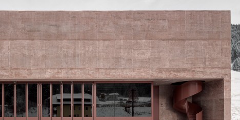 Feuerwehr Vierschach by Pedevilla Architecs
