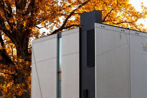 Movable pre-fab mini house by Koda