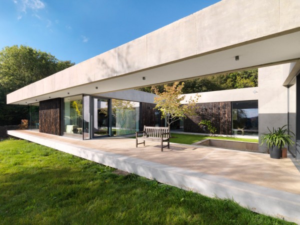 Outhouse by Loyn & Co Architects