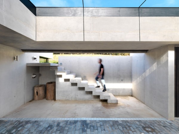 Outhouse by Loyn & Co Architects