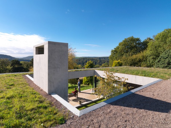 Outhouse by Loyn & Co Architects