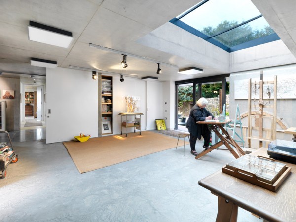 Outhouse by Loyn & Co Architects