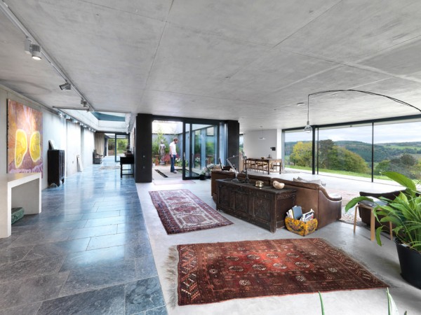 Outhouse by Loyn & Co Architects