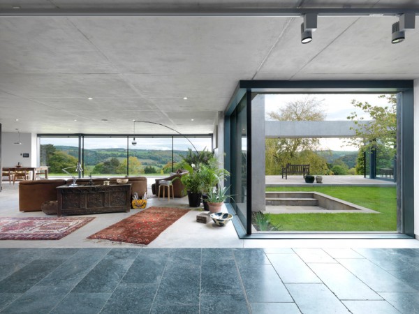 Outhouse by Loyn & Co Architects