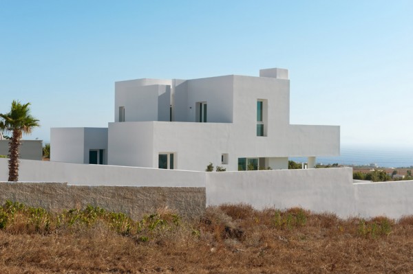 Summer House in Santorini by Kapsimalis Architects