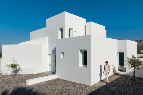 Summer House in Santorini by Kapsimalis Architects