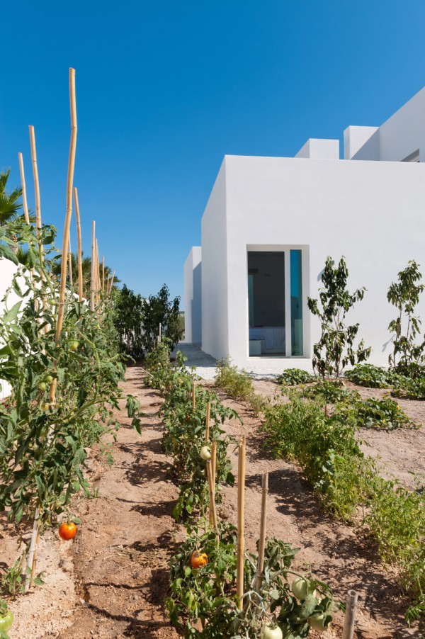 Summer House in Santorini by Kapsimalis Architects