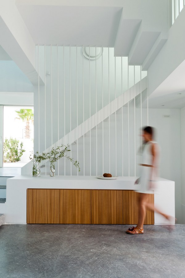 Summer House in Santorini by Kapsimalis Architects