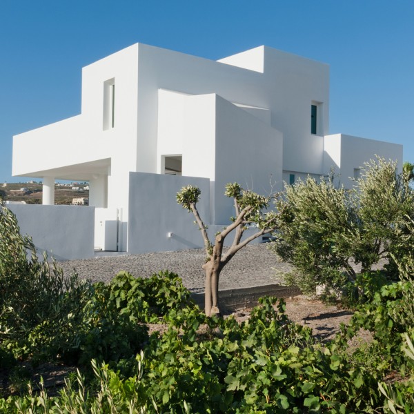 Summer House in Santorini by Kapsimalis Architects