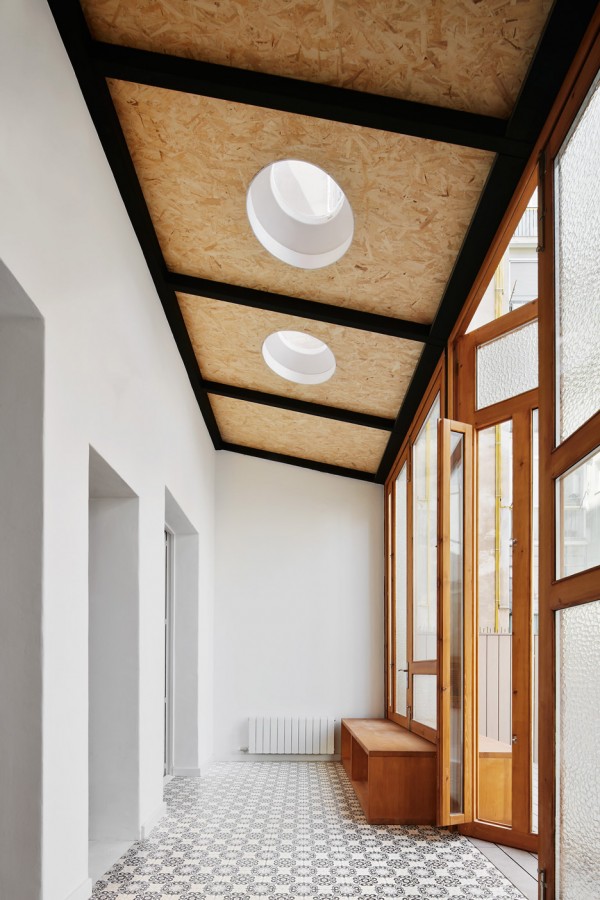 Tamarit Apartment by Ras Arquitectura