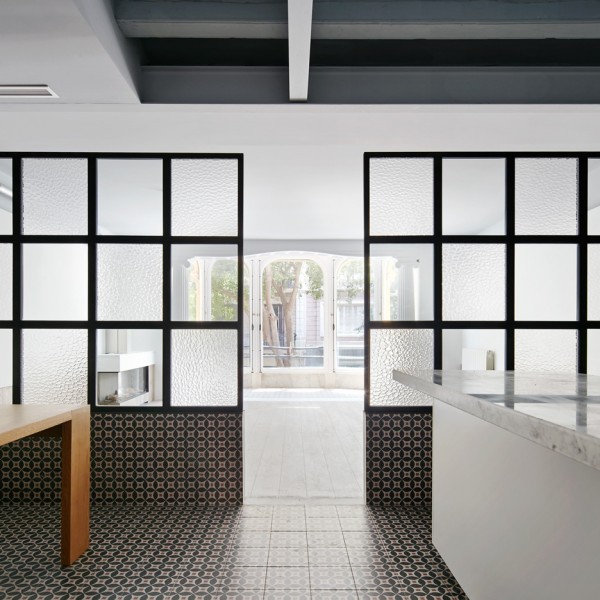 Tamarit Apartment by Ras Arquitectura