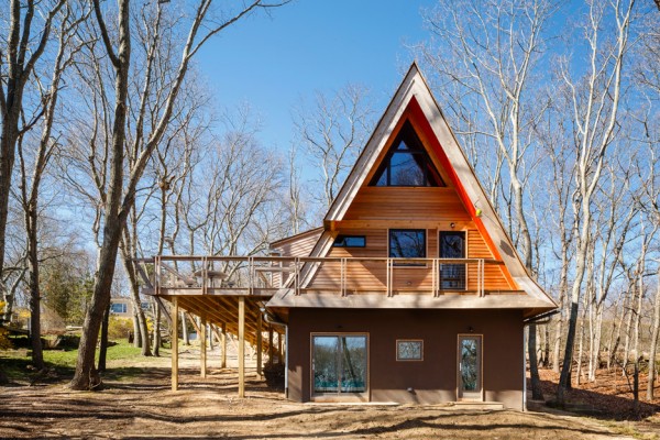 Triangle House by Doon Architecture