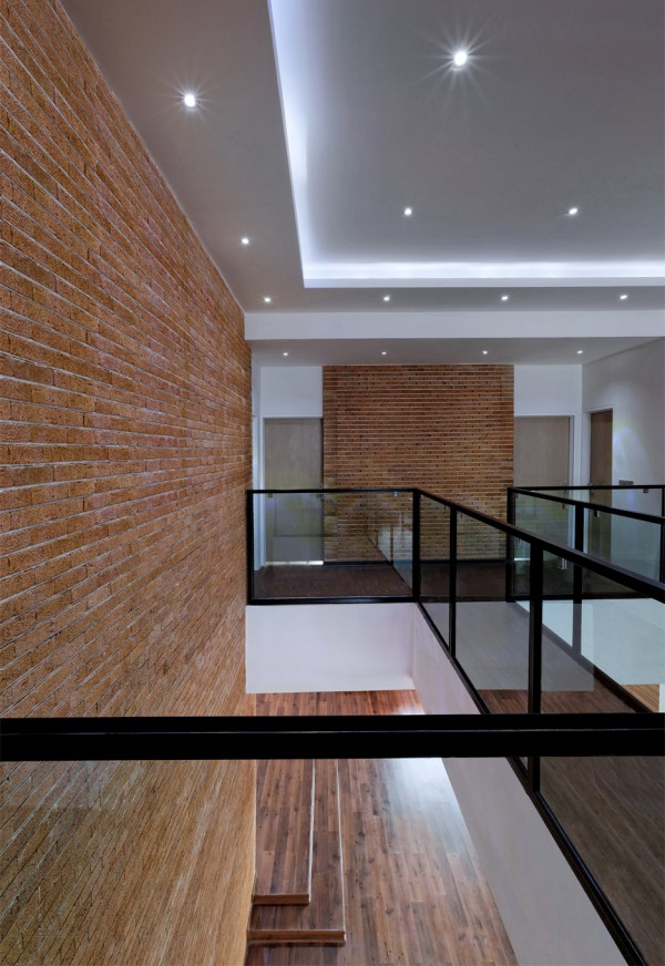 Afsharian's House by ReNa Design
