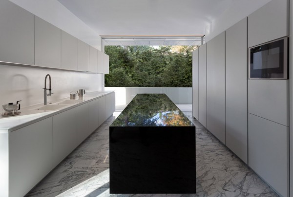 Aluminium House in Madrid by Fran Silvestre Arquitectos