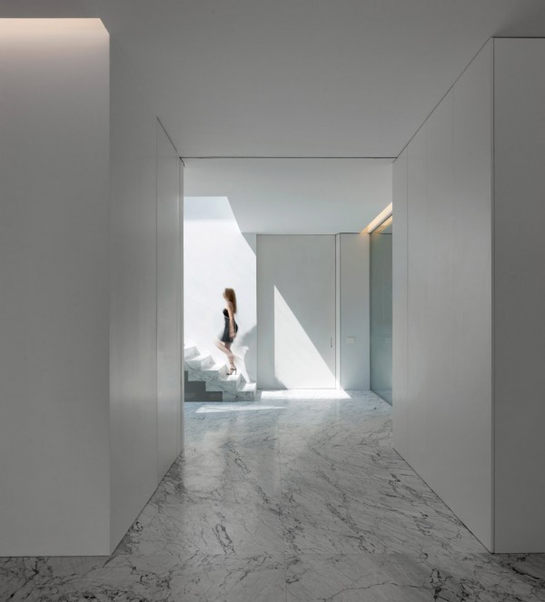 Aluminium House in Madrid by Fran Silvestre Arquitectos