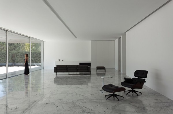 Aluminium House in Madrid by Fran Silvestre Arquitectos