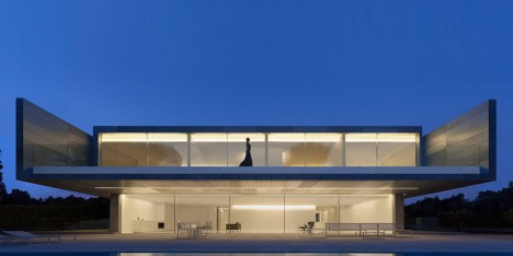 Aluminium House in Madrid by Fran Silvestre Arquitectos