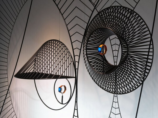 Shop window installation designed by Gamfratesi for Apple Watch Hermès
