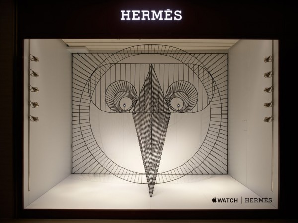 Shop window installation designed by Gamfratesi for Apple Watch Hermès