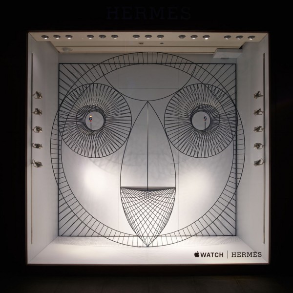 Shop window installation designed by Gamfratesi for Apple Watch Hermès