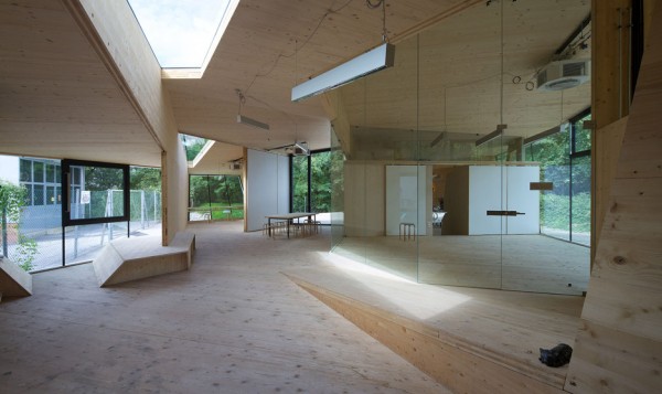 Bilding is a faceted wooden community centre built by students