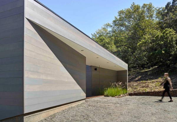 Box on a Rock by Schwartz & Architecture