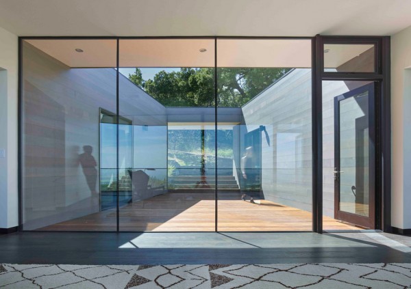 Box on a Rock by Schwartz & Architecture