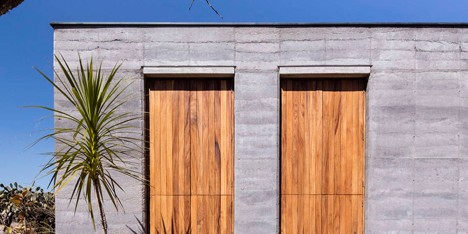 Cherem Arquitectos builds rammed-earth house in Mexican highlands