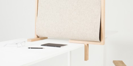 Pierre-Emmanuel Vandeputte designs desk divider for isolation
