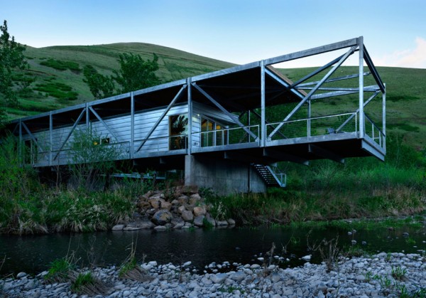 flood-plain-house-paul-hirzel_dezeen_936_8