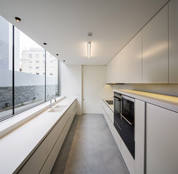house-in-bonfim-by-azo-sequeira-arquitectos-porto-portugal-_dezeen_936_15