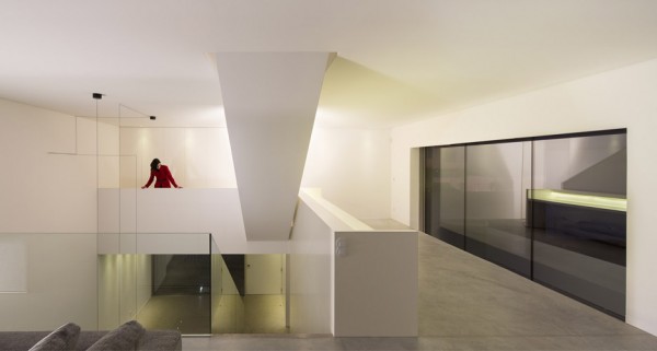 house-in-bonfim-by-azo-sequeira-arquitectos-porto-portugal-_dezeen_936_16