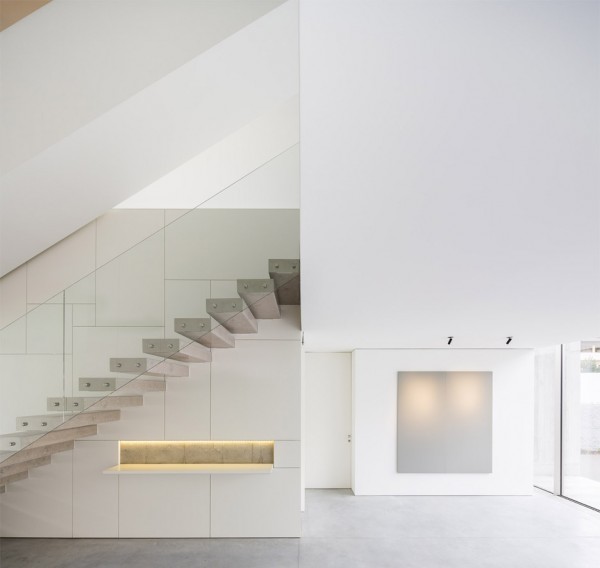 house-in-bonfim-by-azo-sequeira-arquitectos-porto-portugal-_dezeen_936_2