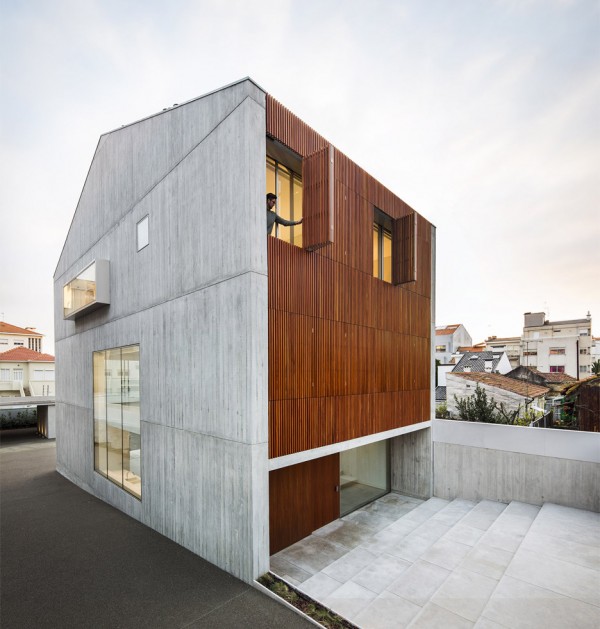 house-in-bonfim-by-azo-sequeira-arquitectos-porto-portugal-_dezeen_936_23