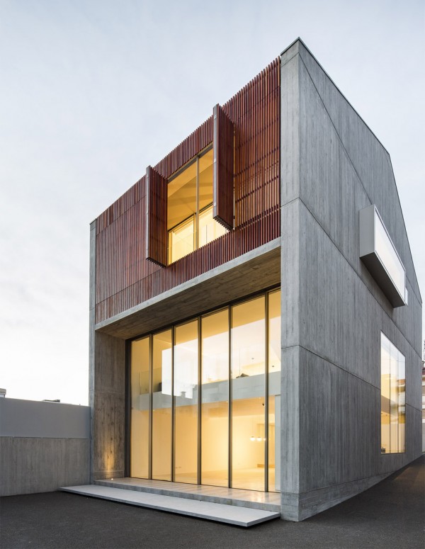 house-in-bonfim-by-azo-sequeira-arquitectos-porto-portugal-_dezeen_936_8