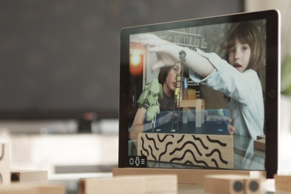 koski-board-game_vaclav-mlynar_royal-college-of-art-graduate_dezeen_936_15