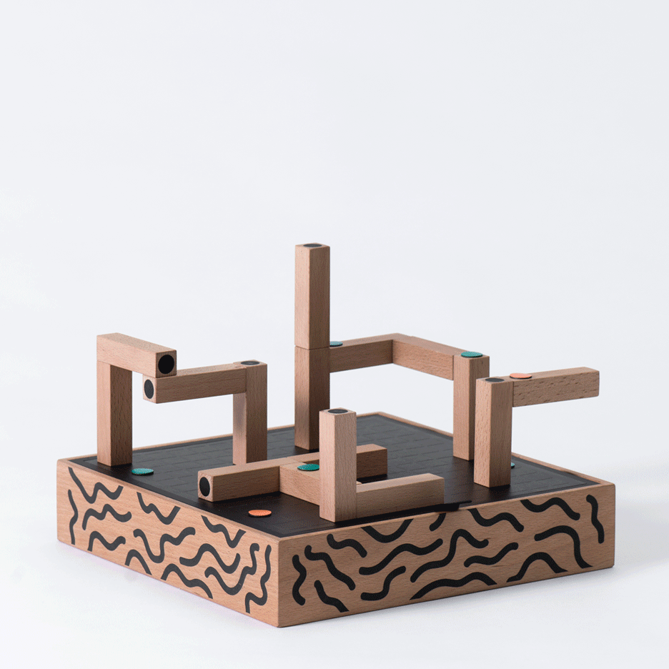 koski-board-game_vaclav-mlynar_royal-college-of-art-graduate_dezeen_sq