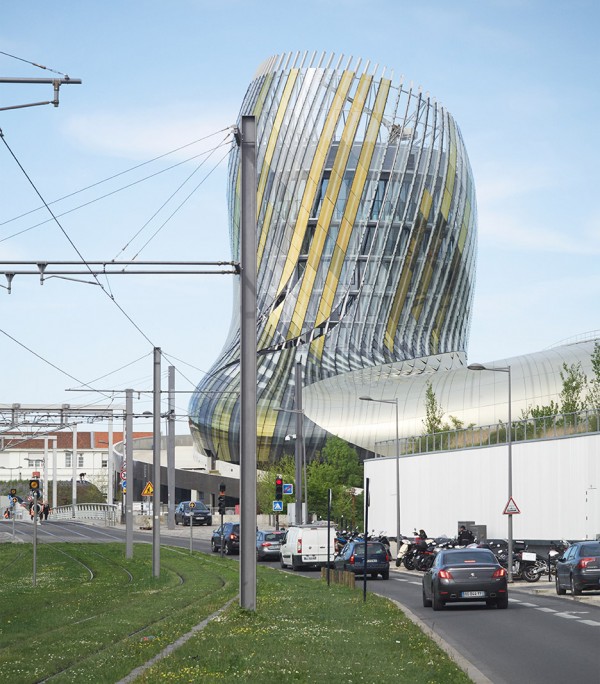 la-cité-du-vin-xtu-architecture-wine-museum-_dezeen_936_38