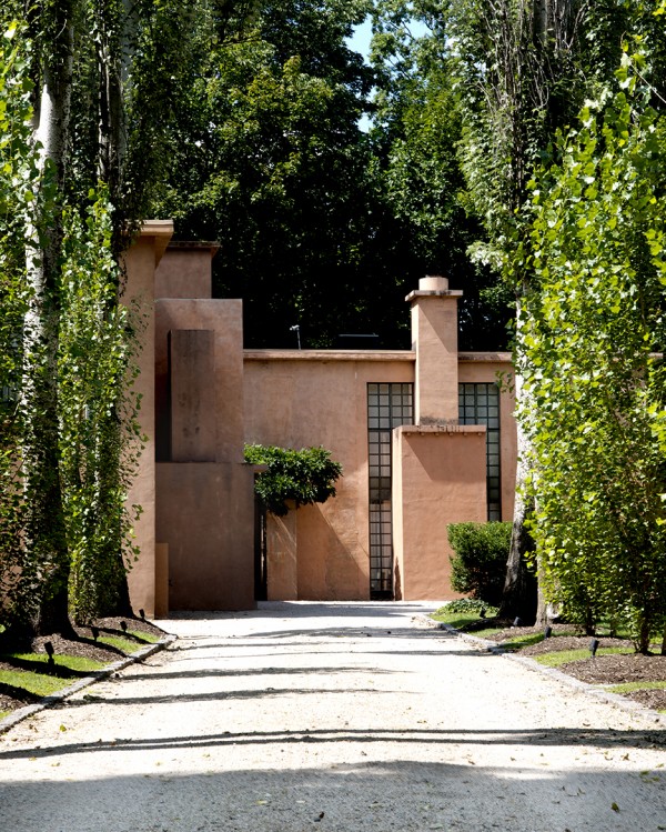 michael-graves-kean-university-set1_dezeen_936_6