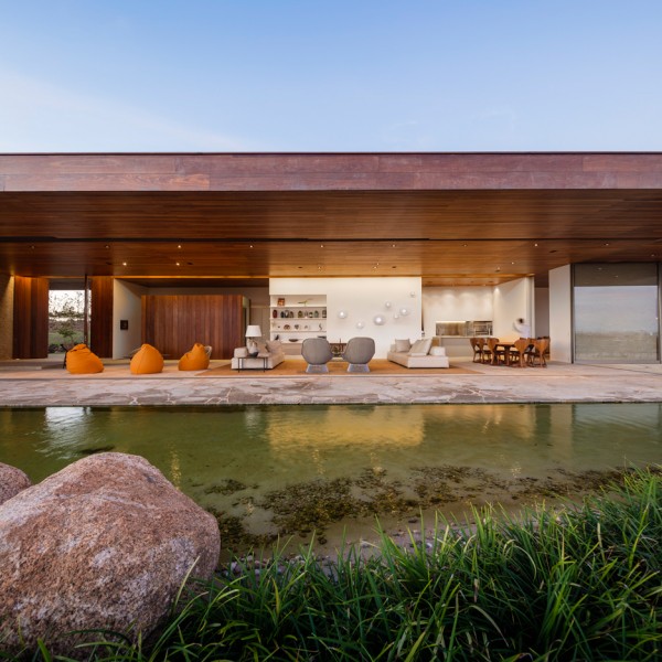 MS House by Studio Arthur Casas