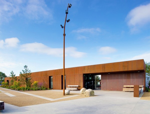 A 1960s portal frame structure has been refurbished at Nenagh Leisure Centre by ABK Architects in County Tipperary, Ireland