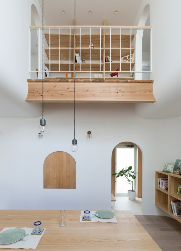 Alts Design Office creates "comfy" Outsu house in Japan