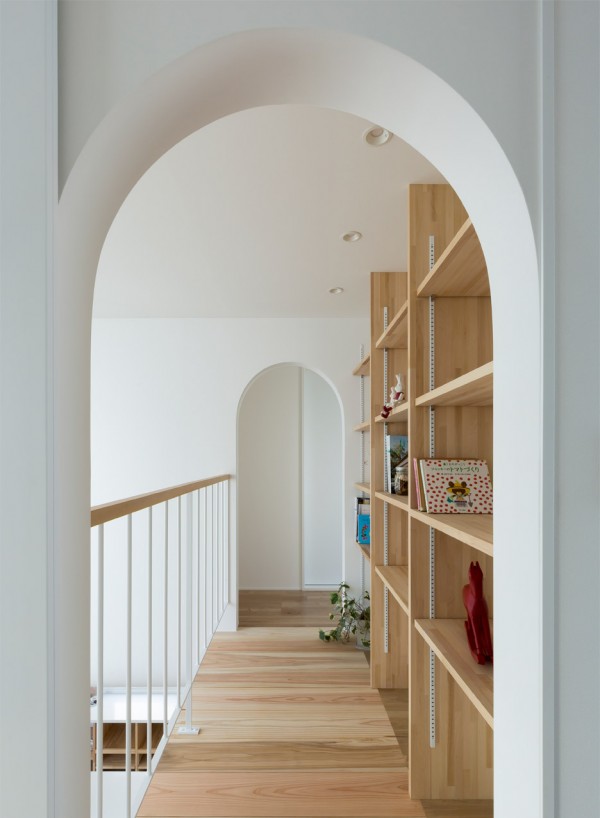 Alts Design Office creates "comfy" Outsu house in Japan